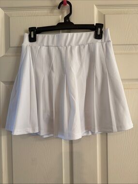 Women's White Pleated Tennis Skirt- Flattering Circle Silhouette